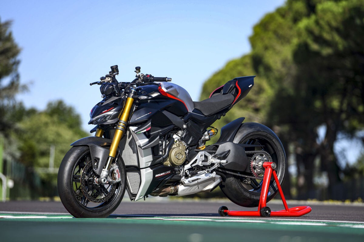 Ducati Streetfighter: per il 2022 la gamma si allarga